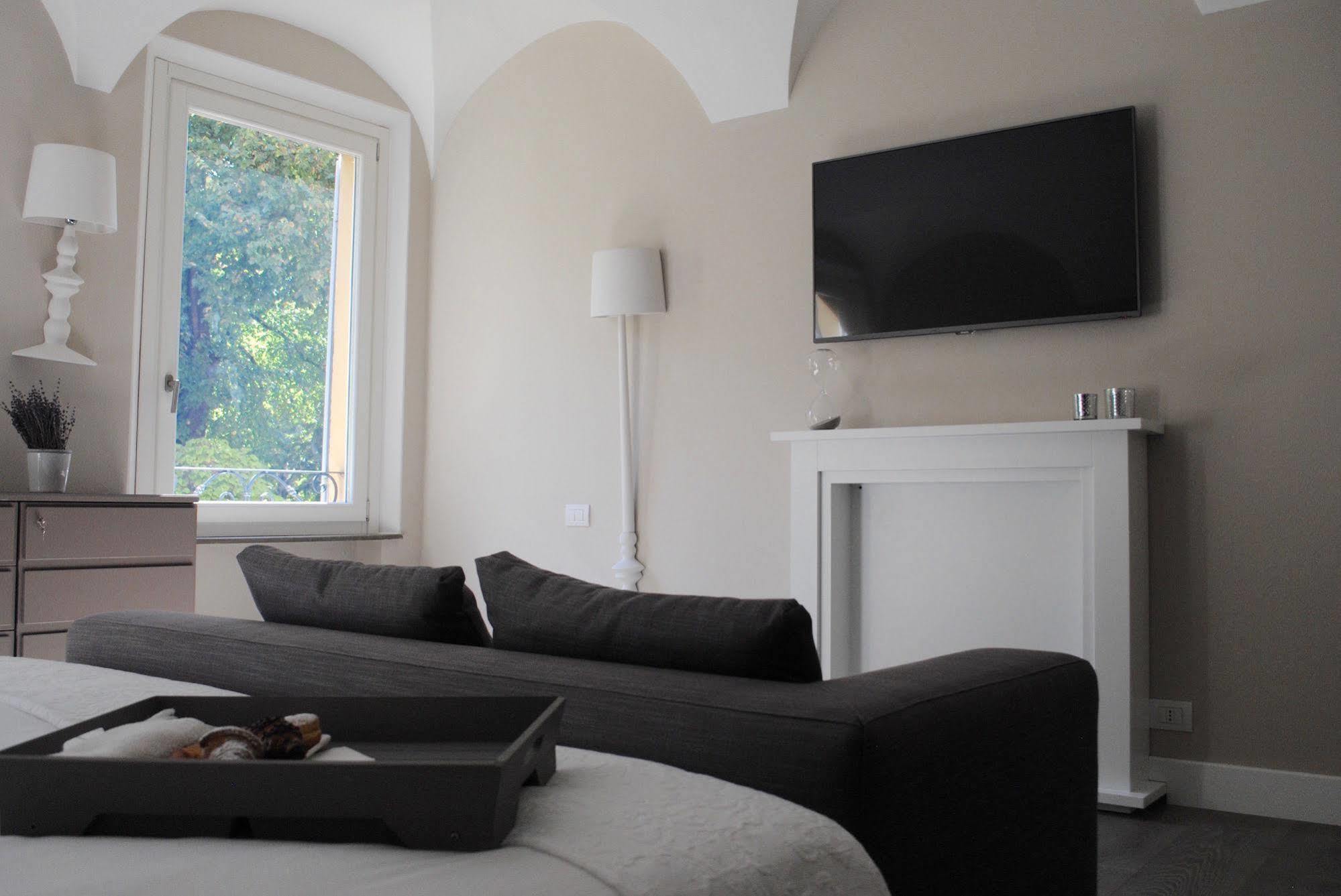 Emilia Suite Park Модена Экстерьер фото